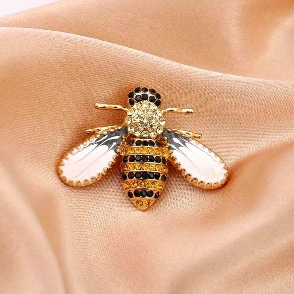 Chic Bee Brooch Pin